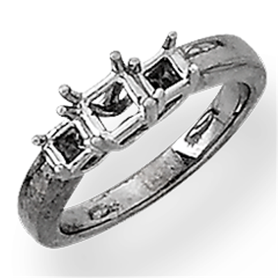 Lds Princess Cut Three Stone Ring